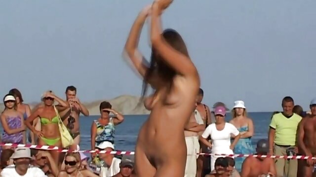 Adolescente flexible Ally Breelsen ama el yoga y la viejitas foyando DP