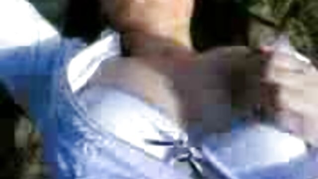 Muñeca viejas peludas culiando madura recibe tratamiento sexual