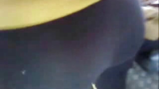 Tetona curvy chica con gafas viejas lesbianas cogiendo camshow 6